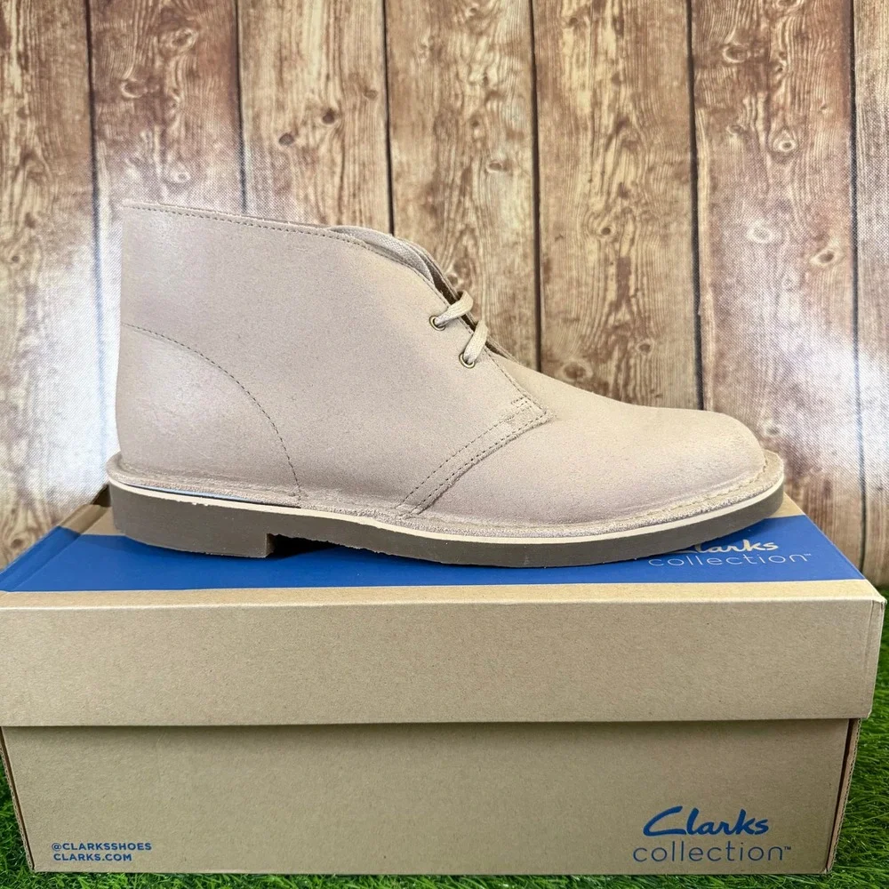 Clarks Shepton Chukka Boot Mens size 10.5 M Taupe Distressed Leather Lace Up